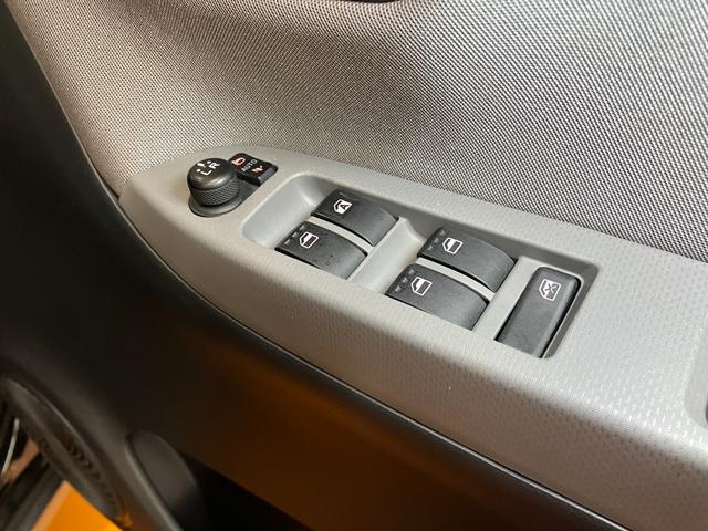 電動格納ミラー、パワーウインドウ