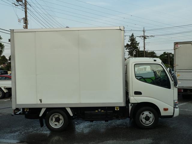 ２ｔパネルバン　荷室内高さ２１０ｃｍ　積載量２０００ｋｇ　車両総重量４７３５ｋｇ　オートマ　バックカメラ　ＥＴＣ　法定整備　オイル交換実施済(4枚目)