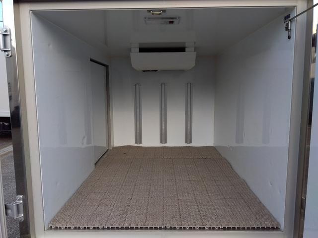 キャリイトラック  冷蔵冷凍車 -30℃設定-26℃確認済み AT フォグランプ ブレーキランプLED ドアバイザー エアコン ABS エアバック 車検9年9月(10枚目)