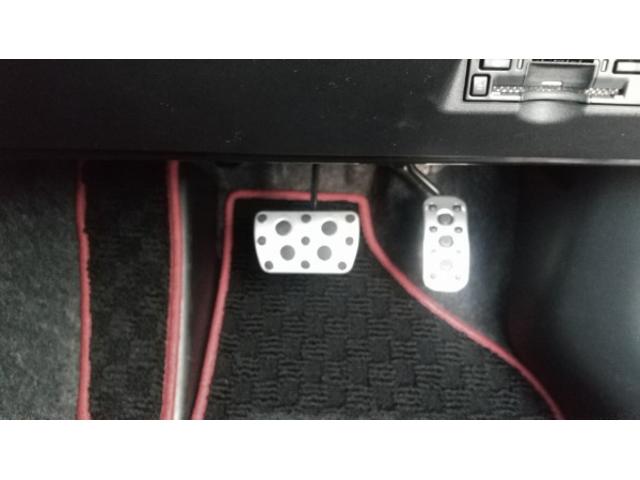 ＧＲヤリス ＲＺハイパフォーマンス＋エアロパフォーマンスパッケ－ジ　登録済未使用車　ＯＰ：縦引きＰＢ＆クーリングＰＫＧ　サブラジエター　インタークーラースプレー　コールドエアインテークダクト　可変リアウィング　ダクト付アルミフード　フェンダーダクト　リアバンパーダクト（43枚目）