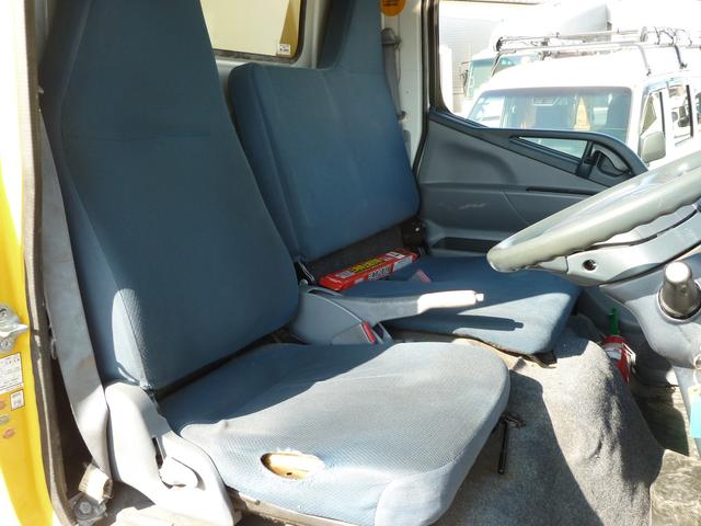 キャンター 全低床　２ｔパネルバン　オートマ　ＥＴＣ　バックカメラ　ＡＢＳ　エアバック　ラッシングレール２段　キーレス（12枚目）