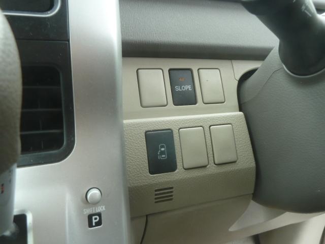 ノア Ｘ　Ｌセレクション　ウェルキャブスロープタイプＩＩ　車椅子一脚使用　電動ウィンチ　リモコン　サードシート付　ＡＡＣ　ＡＢＳ　エアバック　キーレス　Ｌ電動スライドドア　車検８年６月（20枚目）