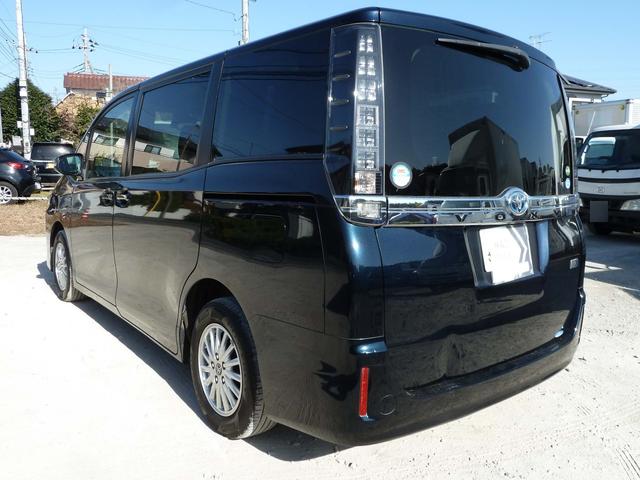 ヴォクシー ハイブリッドV 3列シート ETC ナビ エアコン ABS エアバック キーレス スマートキー Fシートヒーター フルセグTV 純正エアロ 純正AW15inc 電動両スライドドア(7枚目)