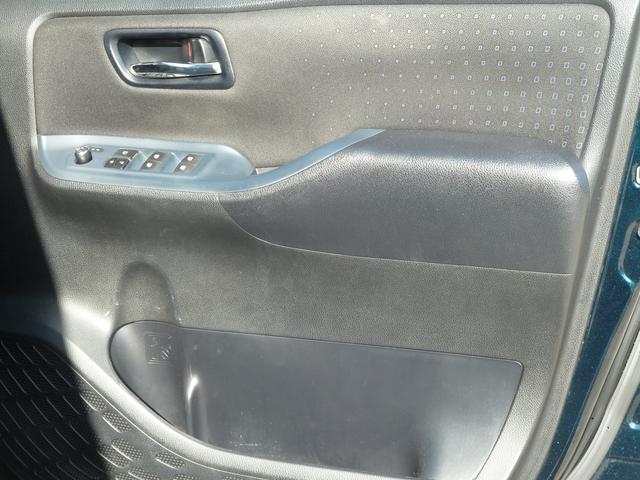 ヴォクシー ハイブリッドV 3列シート ETC ナビ エアコン ABS エアバック キーレス スマートキー Fシートヒーター フルセグTV 純正エアロ 純正AW15inc 電動両スライドドア(26枚目)