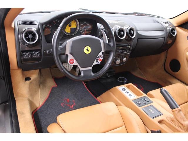 Ｆ４３０ Ｆ１　正規Ｄ車／燃料ポンプ交換済／カーボンブレーキ／クオイオレザー／カーボンレーシングシート／純正１９ＡＷ／リアチャレンジグリル／イエローレヴカウンター／イエローキャリパー／ナビＴＶ／Ｂカメラ／スペアキー（9枚目）