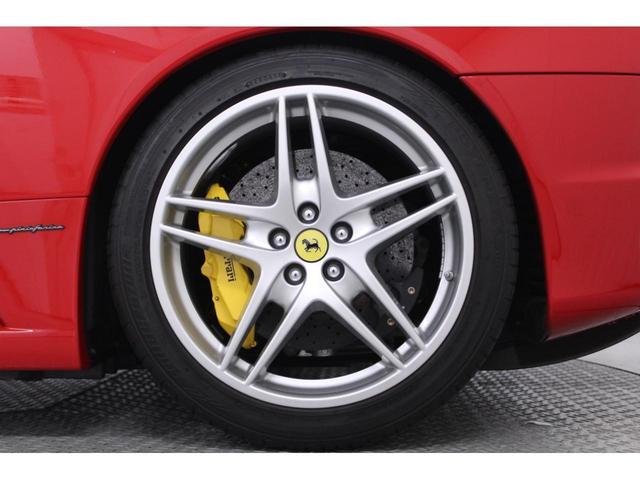 Ｆ４３０ Ｆ１　正規Ｄ車／燃料ポンプ交換済／カーボンブレーキ／クオイオレザー／カーボンレーシングシート／純正１９ＡＷ／リアチャレンジグリル／イエローレヴカウンター／イエローキャリパー／ナビＴＶ／Ｂカメラ／スペアキー（16枚目）