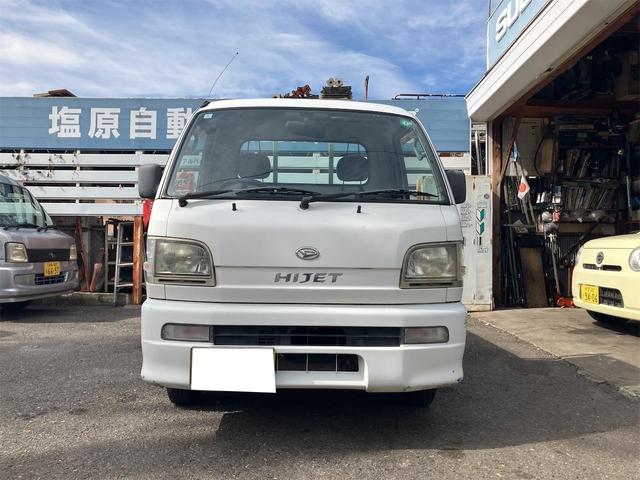 ハイゼットトラック エアコン・パワステ　スペシャル　４ＷＤ　エアコン　パワーステアリング　最大積載量３５０ｋｇ　車検令和８年３月まで　走行距離１４万キロ　修復歴無し　サイドブレーキ（3枚目）