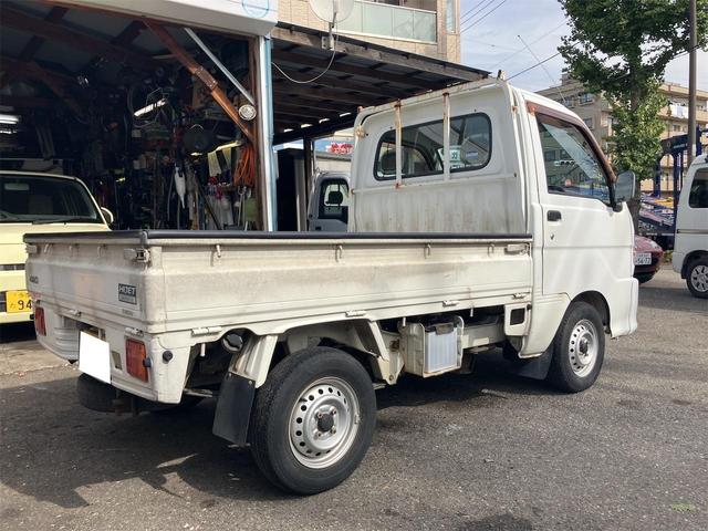 ハイゼットトラック エアコン・パワステ　スペシャル　４ＷＤ　エアコン　パワーステアリング　最大積載量３５０ｋｇ　車検令和８年３月まで　走行距離１４万キロ　修復歴無し　サイドブレーキ（9枚目）