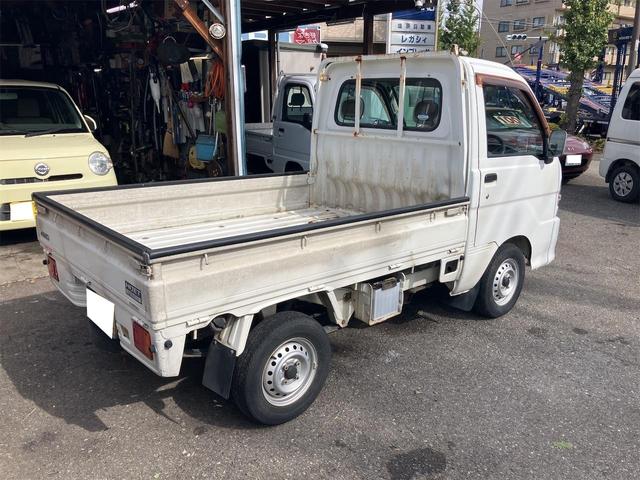 ハイゼットトラック エアコン・パワステ　スペシャル　４ＷＤ　エアコン　パワーステアリング　最大積載量３５０ｋｇ　車検令和８年３月まで　走行距離１４万キロ　修復歴無し　サイドブレーキ（10枚目）