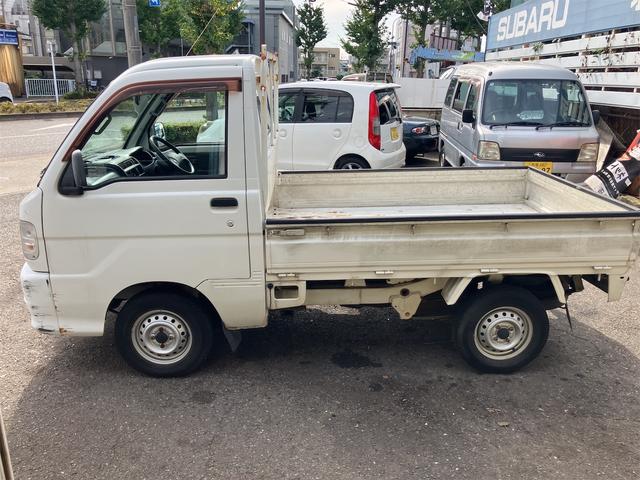 ハイゼットトラック エアコン・パワステ　スペシャル　４ＷＤ　エアコン　パワーステアリング　最大積載量３５０ｋｇ　車検令和８年３月まで　走行距離１４万キロ　修復歴無し　サイドブレーキ（16枚目）