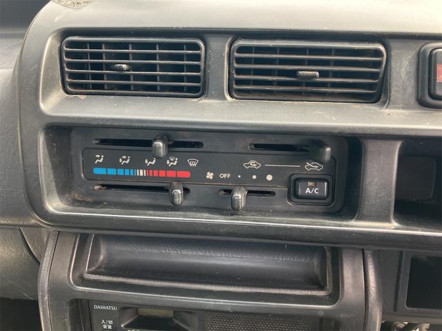 ハイゼットトラック エアコン・パワステ　スペシャル　４ＷＤ　エアコン　パワーステアリング　最大積載量３５０ｋｇ　車検令和８年３月まで　走行距離１４万キロ　修復歴無し　サイドブレーキ（19枚目）