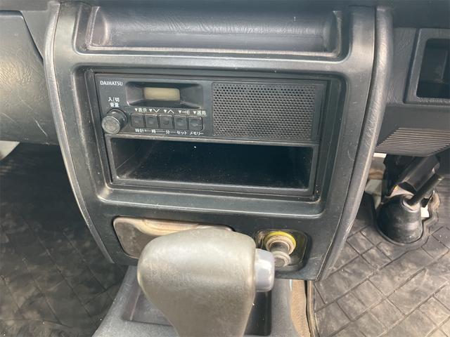 ハイゼットトラック エアコン・パワステ　スペシャル　４ＷＤ　エアコン　パワーステアリング　最大積載量３５０ｋｇ　車検令和８年３月まで　走行距離１４万キロ　修復歴無し　サイドブレーキ（20枚目）