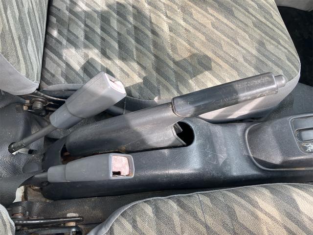 ハイゼットトラック エアコン・パワステ　スペシャル　４ＷＤ　エアコン　パワーステアリング　最大積載量３５０ｋｇ　車検令和８年３月まで　走行距離１４万キロ　修復歴無し　サイドブレーキ（22枚目）