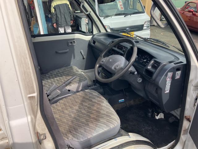 ハイゼットトラック エアコン・パワステ　スペシャル　４ＷＤ　エアコン　パワーステアリング　最大積載量３５０ｋｇ　車検令和８年３月まで　走行距離１４万キロ　修復歴無し　サイドブレーキ（30枚目）