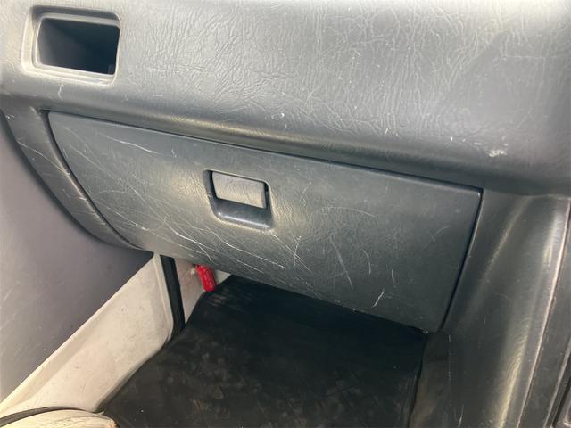 ハイゼットトラック エアコン・パワステ　スペシャル　４ＷＤ　エアコン　パワーステアリング　最大積載量３５０ｋｇ　車検令和８年３月まで　走行距離１４万キロ　修復歴無し　サイドブレーキ（31枚目）