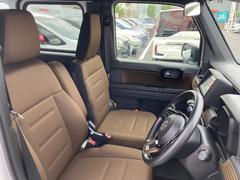 １列目シートです。足元までゆったりとご乗車いただけます！ 6