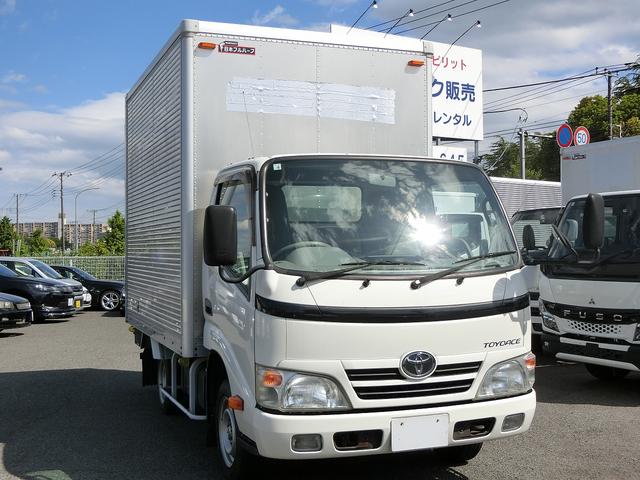 　ＡＴ車　ベンチシート　カロッツェリアナビ（ＡＶＩＣ－ＲＺ０３）　ＥＴＣ　フルフラットロー　シングルタイヤ　バックカメラ(3枚目)