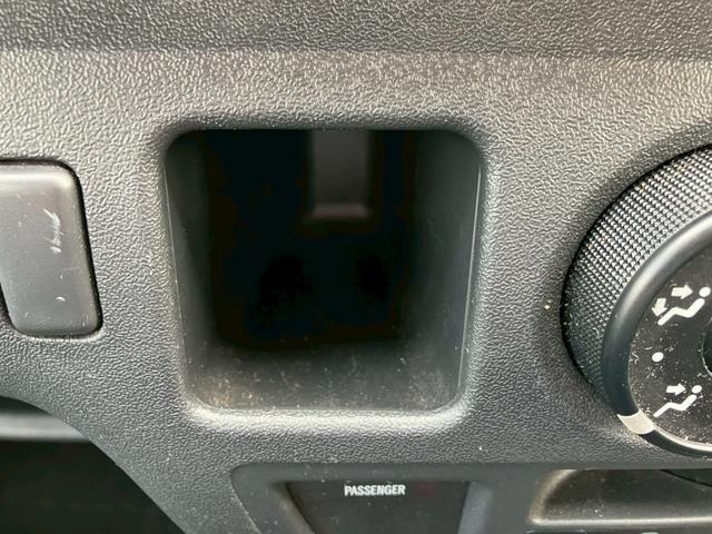 ハイエースバン DX 9人乗 AT車 カロッツェリアナビ キーレス バックカメラ ターボ 4WD(17枚目)