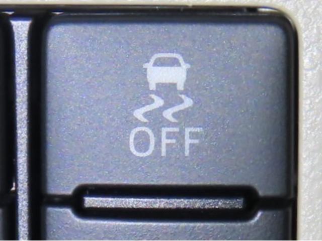 ムーヴ XリミテッドII SAIII 衝突回避軽減ブレーキ 踏み間違い制御装置 車線逸脱警報 オートハイビーム バックモニター ETC スマートキー LEDヘッドランプ メモリーナビ フルセグTV CDDVD再生 運転席シートヒーター(11枚目)