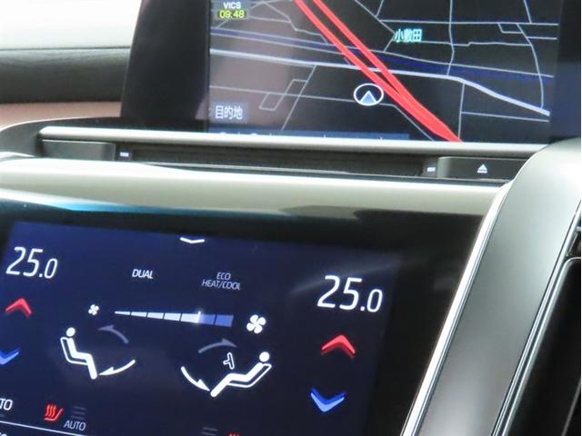 クラウンハイブリッド ＲＳ　メモリーナビ　フルセグＴＶ　ＣＤＤＶＤ再生　パノラミックビューモニター　シートヒーター　ＥＴＣ　衝突回避軽減ブレーキ　踏み間違い制御装置　車線逸脱警報　オートハイビーム　ブラインドモニター（12枚目）