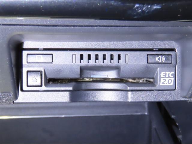 クラウンハイブリッド ＲＳ　メモリーナビ　フルセグＴＶ　ＣＤＤＶＤ再生　パノラミックビューモニター　シートヒーター　ＥＴＣ　衝突回避軽減ブレーキ　踏み間違い制御装置　車線逸脱警報　オートハイビーム　ブラインドモニター（13枚目）