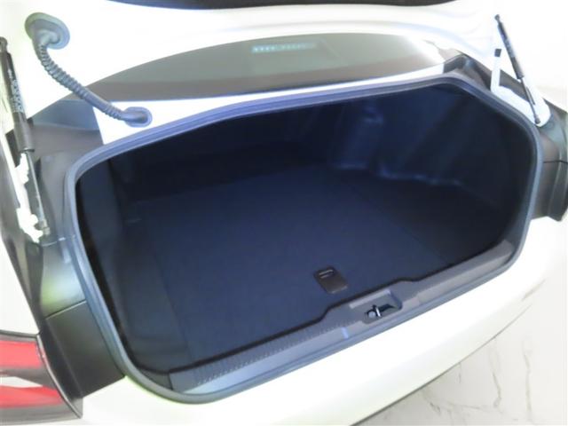 クラウンハイブリッド ＲＳ　メモリーナビ　フルセグＴＶ　ＣＤＤＶＤ再生　パノラミックビューモニター　シートヒーター　ＥＴＣ　衝突回避軽減ブレーキ　踏み間違い制御装置　車線逸脱警報　オートハイビーム　ブラインドモニター（25枚目）