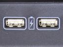 充電用USB端子を装備しております。