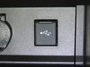 USB端子を装備しています。