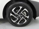 装着タイヤサイズは、185/65R15です。純正アルミホイールを装着しています。