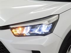 消費電力が少なく、長寿命のＬＥＤヘッドランプを装備しております。 7