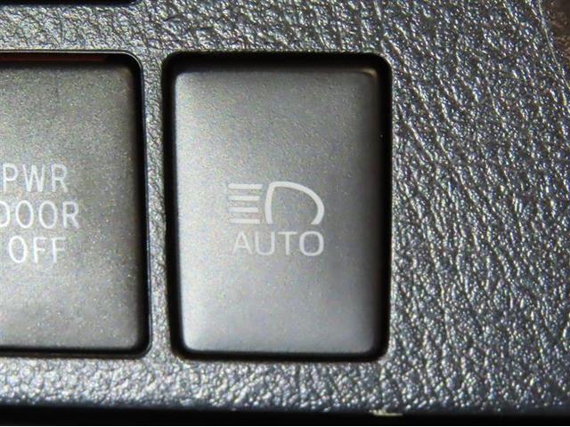 アルファード 2.5S Cパッケージ サンルーフ メモリーナビ メディアプレイヤー接続 後席モニター バックカメラ ETC 両側電動スライドドア パワーバックドア シートヒーター&ベンチレーション 衝突回避軽減ブレーキ 踏み間違い制御装置(17枚目)