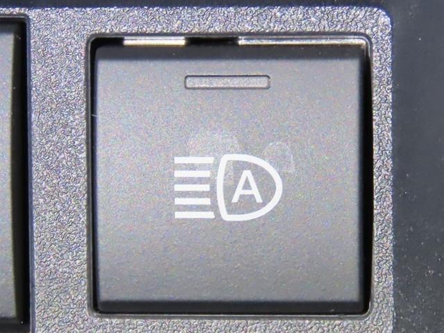 シエンタ ハイブリッドZ 衝突軽減ブレーキ 踏み間違い制御装置 車線逸脱警報 オートハイビーム ブラインドモニター パノラミックビューモニター ドラレコ 両側電動スライドドア メモリーナビ フルセグTV クルーズコントロール(19枚目)