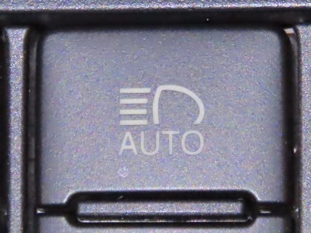 シエンタ G 衝突回避軽減ブレーキ 車線逸脱警報 オートハイビーム ドライブレコーダー バックモニター 両側電動スライドドア ハロゲンヘッドランプ メモリーナビ フルセグTV CDDVD再生 Bluetooth(14枚目)