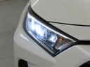精悍な目つきのLEDヘッドランプを装備しております。
