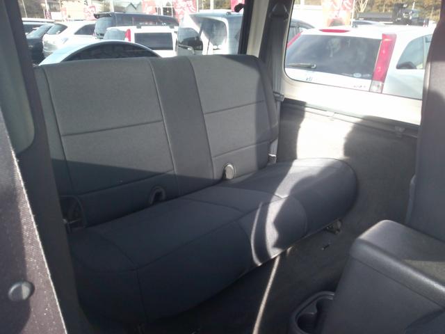 ジープ・ラングラー サハラ　ハードトップ後期モデルアーバンカーキオールペイント済ＬＥＤヘッドライト　２．５インチリフトアップ　ＲＵＧＧＥＤＲＩＤＧＥフロントリアＷチュウブバンパーネオプレーンシートカバーＤＡＹＴＯＮＡホイール（30枚目）