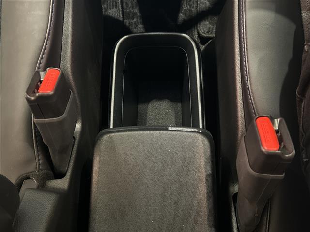 ヴォクシー Ｓ－Ｚ　セーフティセンス　モデリスタフルエアロ　純正１０．５インチナビ　　ＣＤ／ＤＶＤ／ＢＴ／ＵＳＢ／ＨＤＭＩ／フルセグ　全方位カメラ　両側パワースライドドア　レーダークルーズコントロール（32枚目）