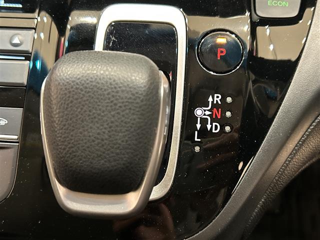 フリード+ハイブリッド ハイブリッドG ホンダセンシング 純正メモリナビ(CD/DVD/BT/フルセグ) バックカメラ 両側パワースライドドア レーダークルーズコントロール LEDオートライト シートヒーター純正15インチアルミ ETC(18枚目)