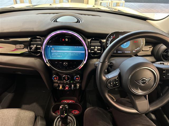 MINI クーパー クラシック・トリム インテリジェントセーフティ 純正メーカーナビ BT/USB/アップルカープレイ バックカメラ レーダークルーズコントロール LEDヘッドライト ハーフレザーシート(2枚目)