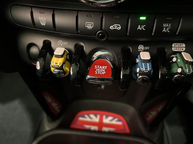 MINI クーパー クラシック・トリム インテリジェントセーフティ 純正メーカーナビ BT/USB/アップルカープレイ バックカメラ レーダークルーズコントロール LEDヘッドライト ハーフレザーシート(7枚目)