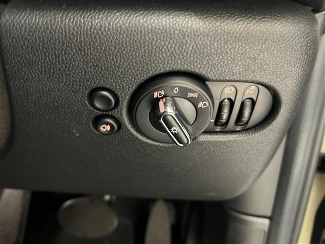 MINI クーパー クラシック・トリム インテリジェントセーフティ 純正メーカーナビ BT/USB/アップルカープレイ バックカメラ レーダークルーズコントロール LEDヘッドライト ハーフレザーシート(8枚目)