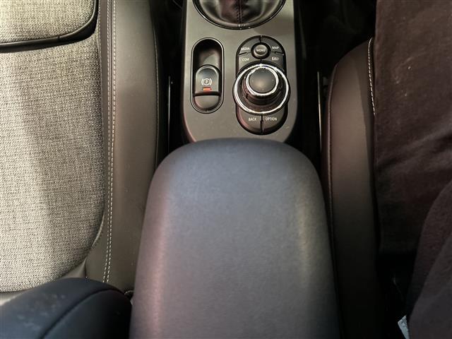 MINI クーパー クラシック・トリム インテリジェントセーフティ 純正メーカーナビ BT/USB/アップルカープレイ バックカメラ レーダークルーズコントロール LEDヘッドライト ハーフレザーシート(10枚目)