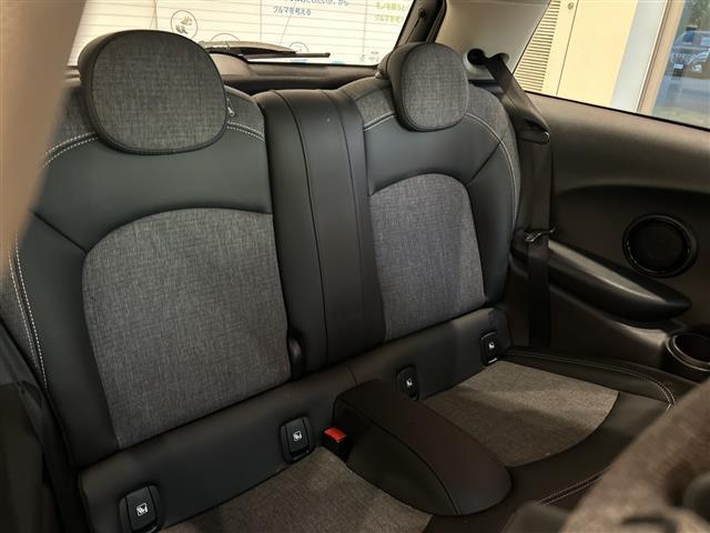 MINI クーパー クラシック・トリム インテリジェントセーフティ 純正メーカーナビ BT/USB/アップルカープレイ バックカメラ レーダークルーズコントロール LEDヘッドライト ハーフレザーシート(13枚目)