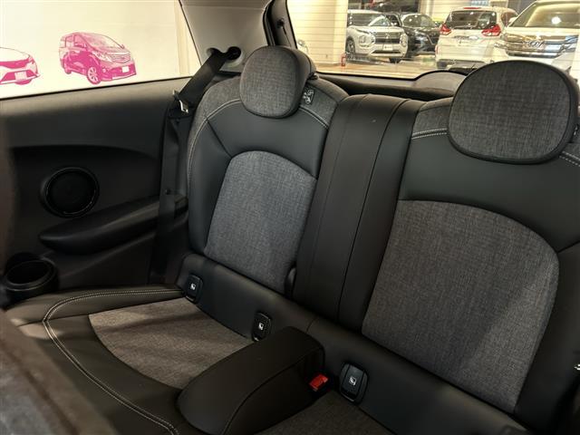 MINI クーパー クラシック・トリム インテリジェントセーフティ 純正メーカーナビ BT/USB/アップルカープレイ バックカメラ レーダークルーズコントロール LEDヘッドライト ハーフレザーシート(14枚目)