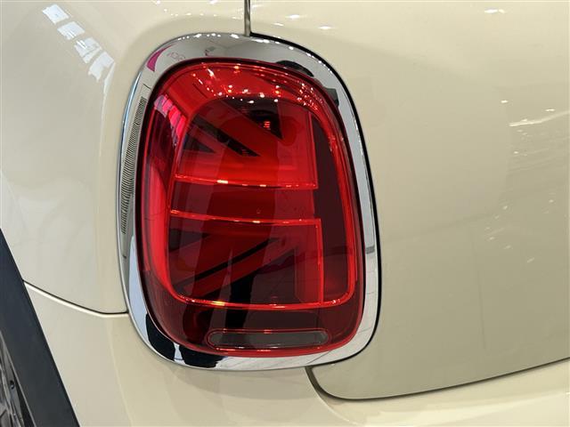 MINI クーパー クラシック・トリム インテリジェントセーフティ 純正メーカーナビ BT/USB/アップルカープレイ バックカメラ レーダークルーズコントロール LEDヘッドライト ハーフレザーシート(25枚目)