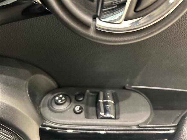 MINI クーパー クラシック・トリム インテリジェントセーフティ 純正メーカーナビ BT/USB/アップルカープレイ バックカメラ レーダークルーズコントロール LEDヘッドライト ハーフレザーシート(28枚目)