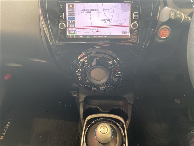 ノート ｅ－パワー　Ｘ　エマージェンシーブレーキ　純正メモリナビ（ＣＤ／ＤＶＤ／ＢＴ／フルセグ）　ステアリングスイッチ　ＥＴＣ（10枚目）