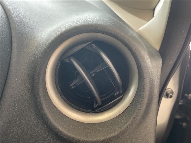 ノート ｅ－パワー　Ｘ　エマージェンシーブレーキ　純正メモリナビ（ＣＤ／ＤＶＤ／ＢＴ／フルセグ）　ステアリングスイッチ　ＥＴＣ（15枚目）