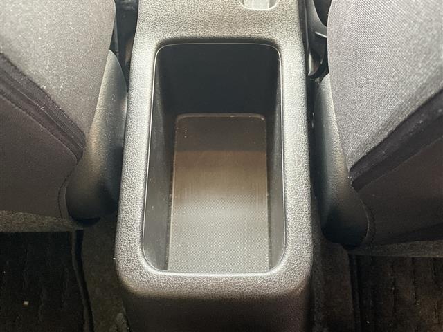 ノート ｅ－パワー　Ｘ　エマージェンシーブレーキ　純正メモリナビ（ＣＤ／ＤＶＤ／ＢＴ／フルセグ）　ステアリングスイッチ　ＥＴＣ（16枚目）