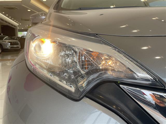 ノート ｅ－パワー　Ｘ　エマージェンシーブレーキ　純正メモリナビ（ＣＤ／ＤＶＤ／ＢＴ／フルセグ）　ステアリングスイッチ　ＥＴＣ（31枚目）