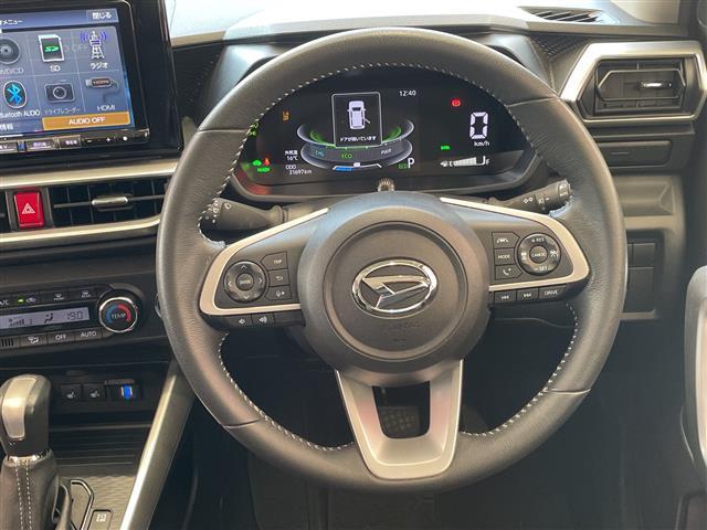 ロッキー プレミアムＧ　ＨＥＶ　スマートアシスト　９インチメモリナビ　バックカメラ　レーダークルーズコントロール　ＬＥＤオート　ハーフレザーシート　シートヒーター　純正１７インチアルミホイール　ステアリングスイッチ　純正ＥＴＣ（8枚目）